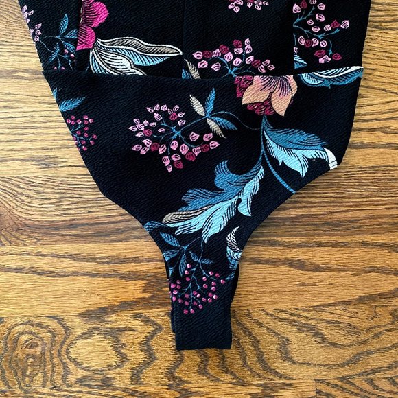 Charlotte Russe Boho Cottagecore Rose Floral Plunge Bodysuit - Picture 9 of 13